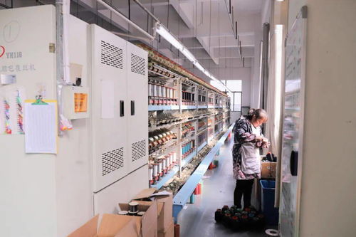 年关将至，车间地头的他们依旧忙碌